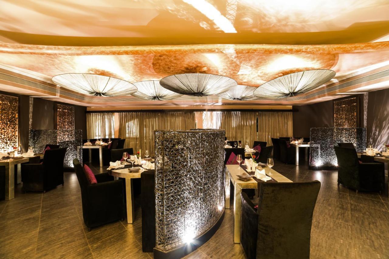 더 주리 화이트 샌드, 고아 리조트 앤 카지노 바르카 외부 사진
